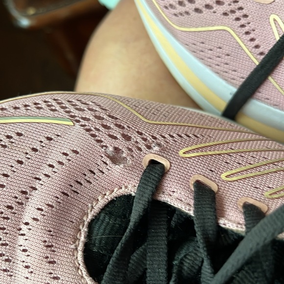 Light pink Saucony ladies shoes. Some wear but lots of life left in them. - Picture 7 of 7